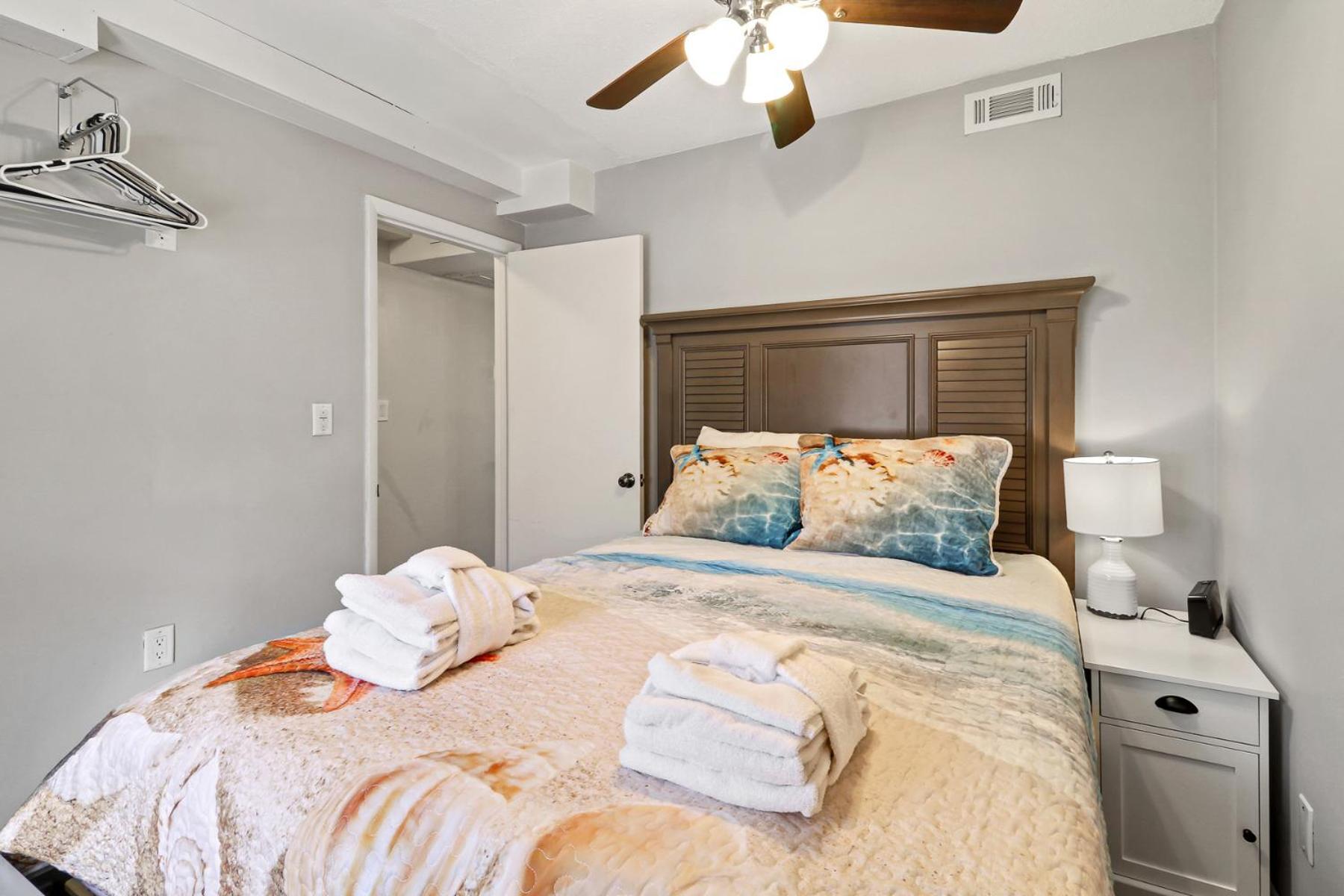 The Breakers #220 Beach Condo, Beautiful Ocean View At Coligny Beach, 4 N Forest Beach Drive Hilton Head, Walk To All Shops Restaurants, Renovated Jan 2024, Vacation Rental Hhi Llc ฮิลตันเฮดไอส์แลนด์ ภายนอก รูปภาพ